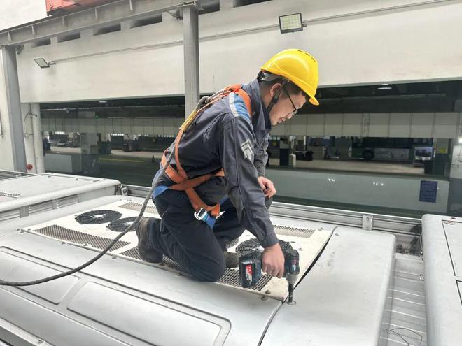 定能坐上凉爽的公交车原因是……K8凯发集团天气逐步变热但您一(图3)
